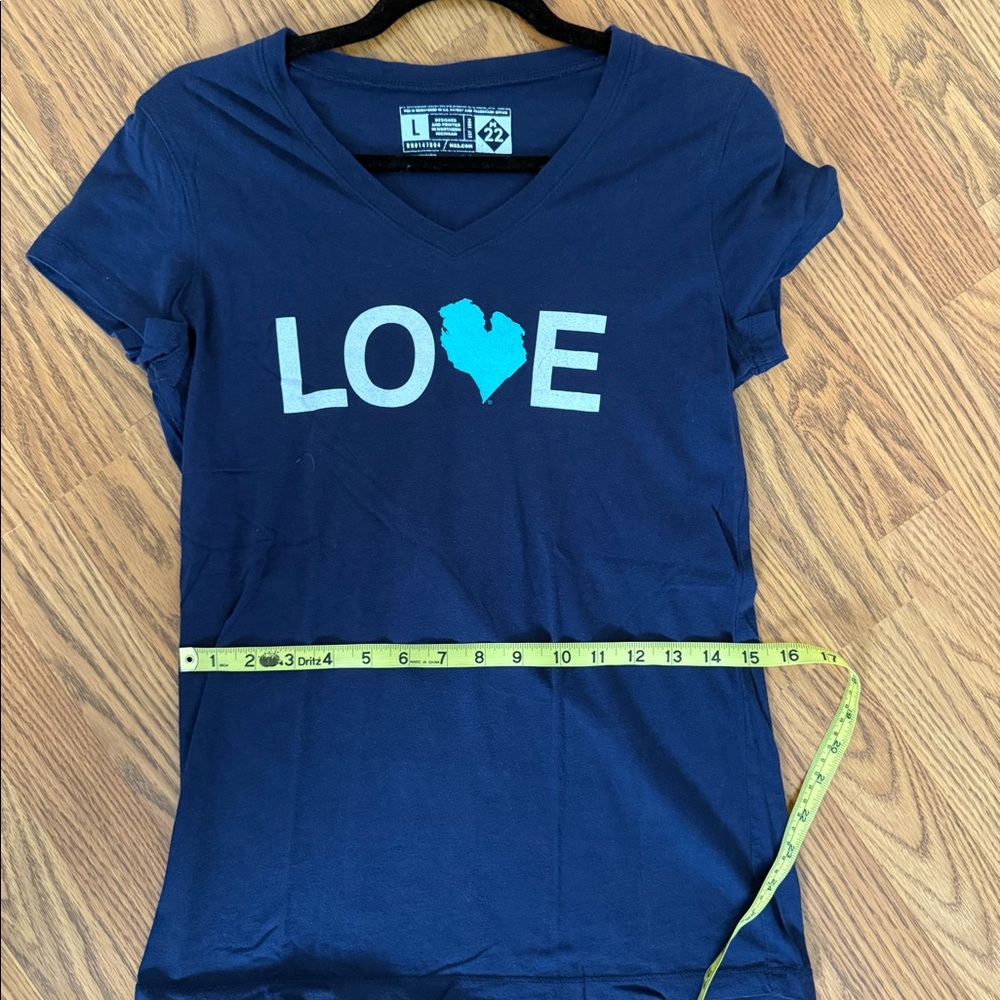 Women’s M22 “love” t-shirt, Size L - Picture 3 of 4